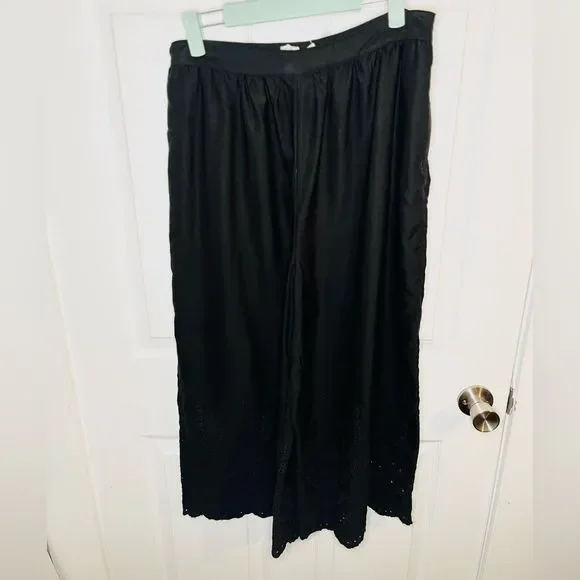Anthropologie Black Eyelet Cropped Wide-Leg Pants - Picture 5 of 11